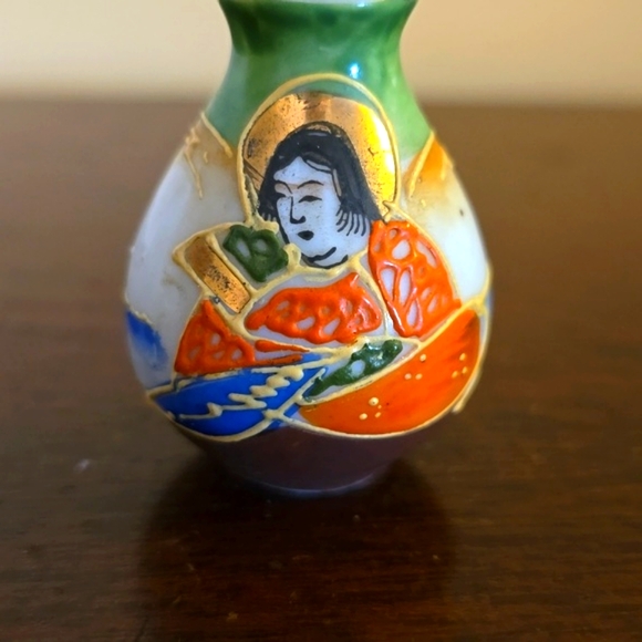 Satsuma Other - Hand Painted Miniature Vase Satsuma Moriage Occupied Japan 2"